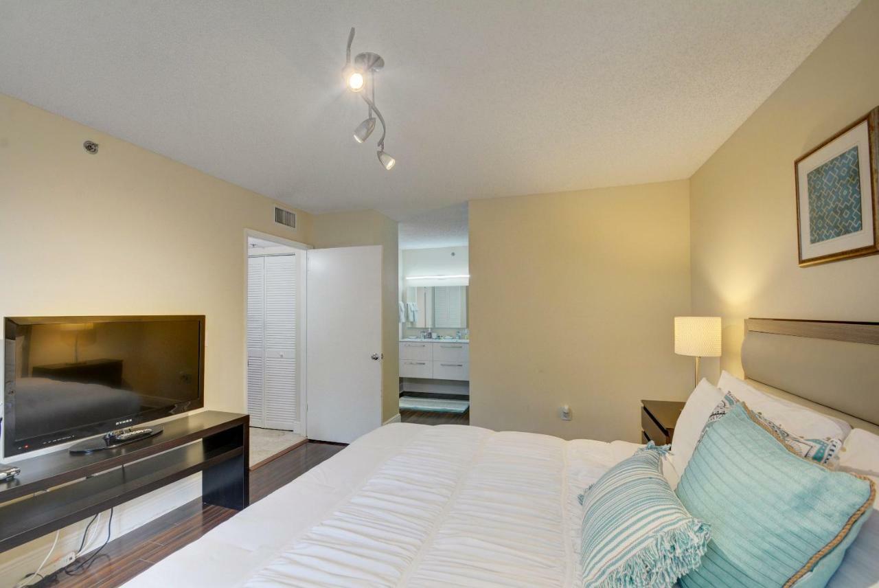 Ferienwohnung Renovated 2/2 Unit At Yacht Club/Aventura Exterior foto