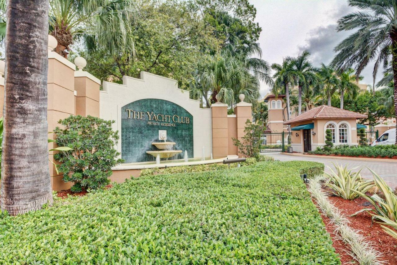 Ferienwohnung Renovated 2/2 Unit At Yacht Club/Aventura Exterior foto